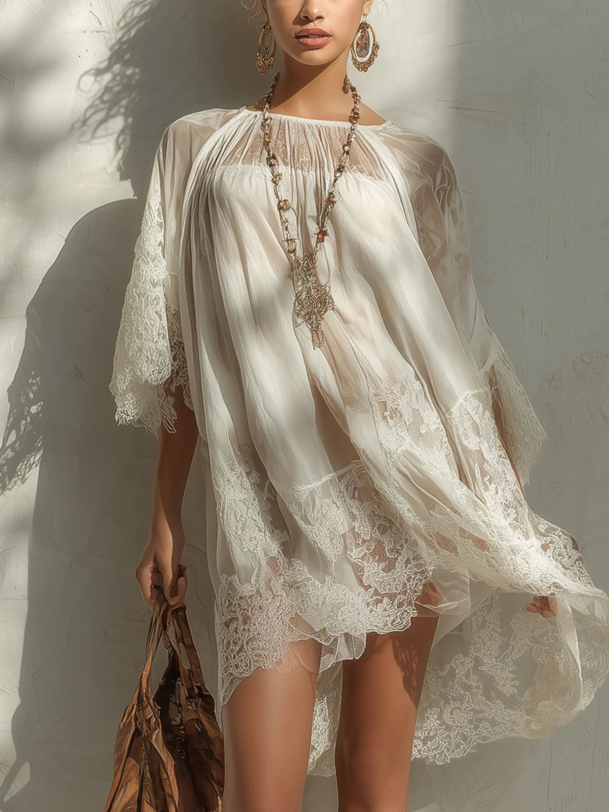 Abito Mini in Chiffon con Pannelli in Pizzo Bianco