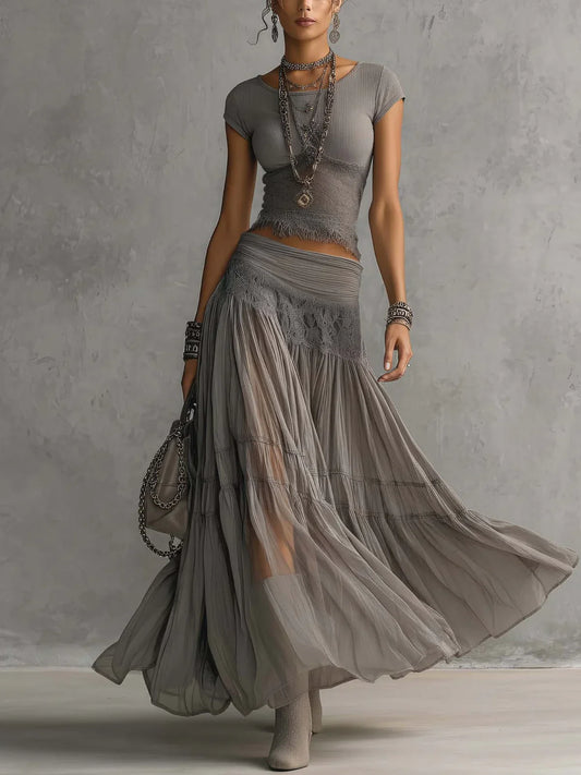 Conjunto de Top Gris de Encaje Transparente y Falda Maxi Plisada