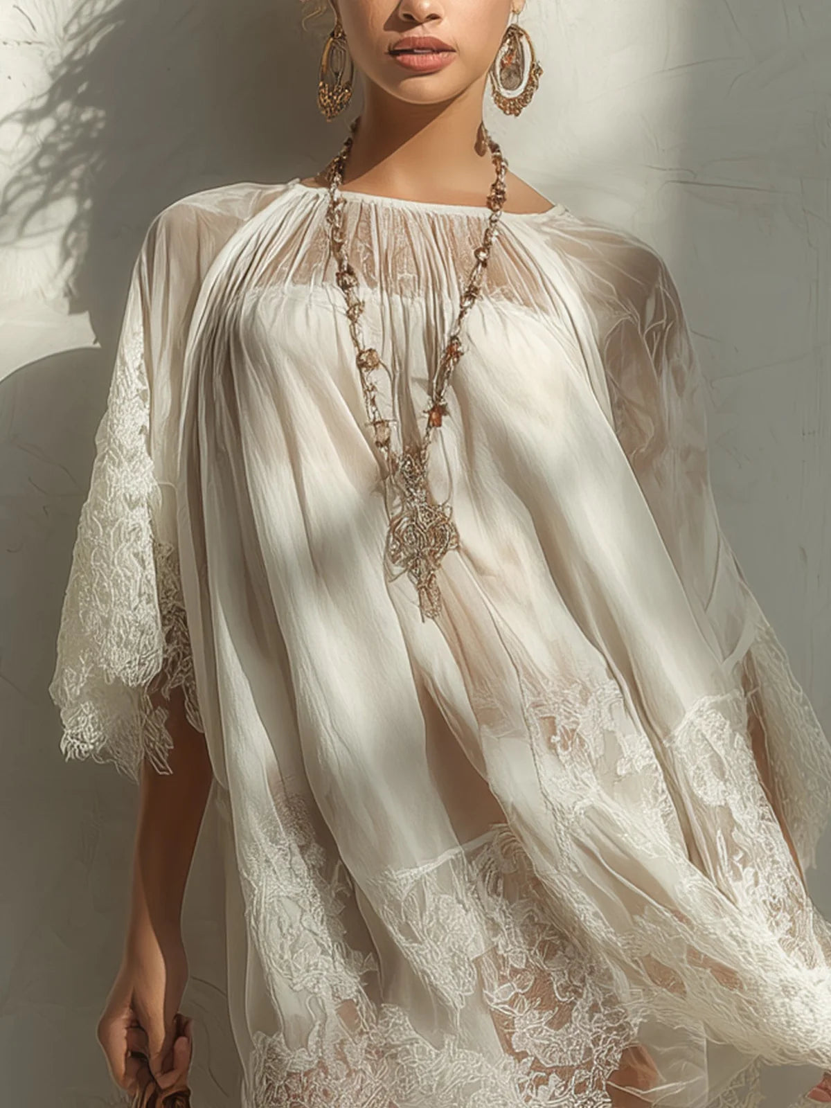 Abito Mini in Chiffon con Pannelli in Pizzo Bianco