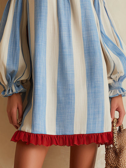 Astrid Blåvit Randig Miniklänning Med Off-shoulder Ringning Och Kontrastkant