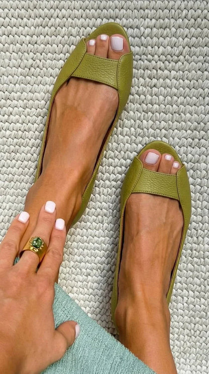 Adelina Eleganta och Bekväma Sandaler