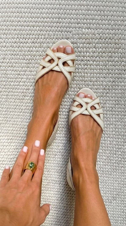 Camilla Eleganta Flätade Sandaler I Krämfärg