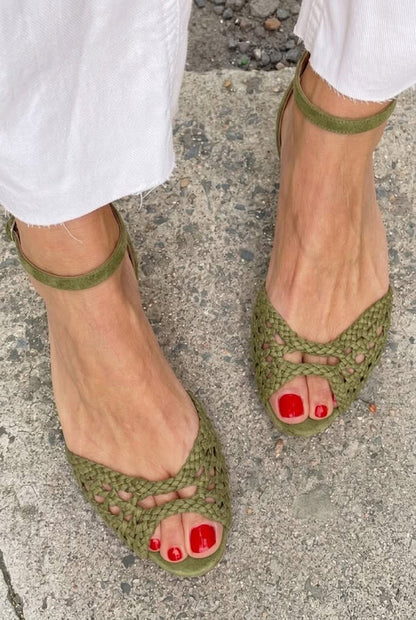 Isadora Eleganta Flätade Sandaler
