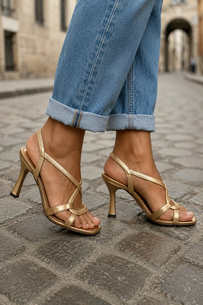 Elisabetta Eleganta Gyllene Sommarsandaler