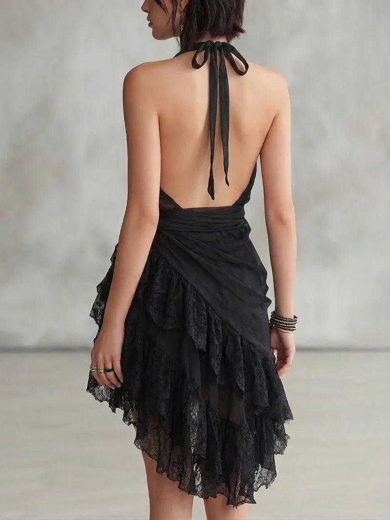 Vestido Mini de Encaje Negro con Escote Halter y Volantes